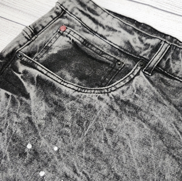 Big & Tall Men’s Distressed Ice Black Shorts. Skinny Fit - Picture 6 of 10